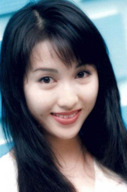 八九十年代女星的18岁: 黎姿的美明艳动人, 林青霞的美带点英气