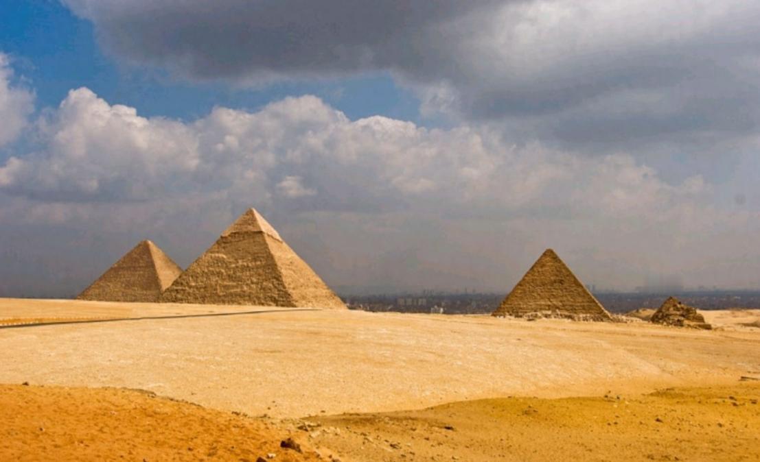 “太有意思了！”古埃及人建造了金字塔，欧洲人把它叫作pyramid，而中国人却称