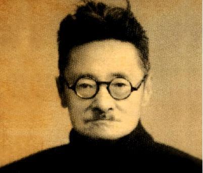 1928年，蒋介石视察安徽大学，结果校长居然不安排列队迎接，气得蒋介石就给了校长