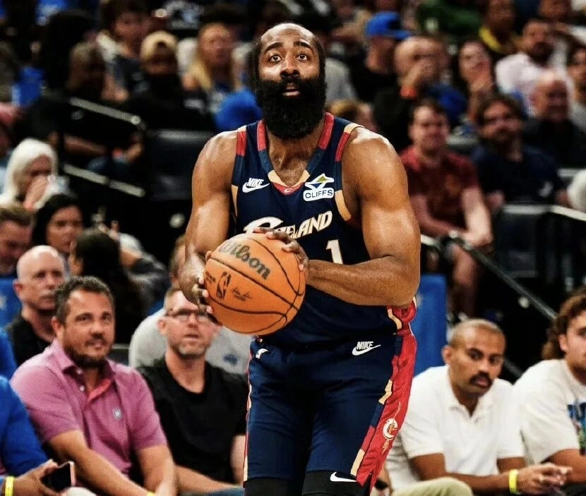 骑士三喜临门，阿伦复出，21分大胜热火，哈登夏天即将续约两年登哥半场14分，