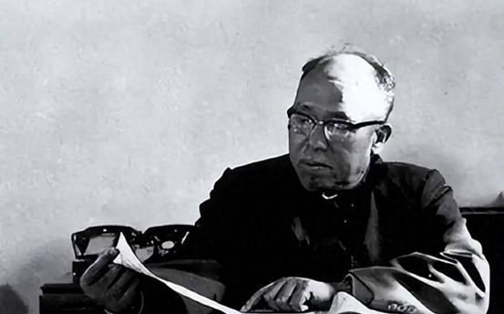 政工元帅是罗帅，政工大将是谭政，那么政工上将又是谁呢？“1955年9月，在北京