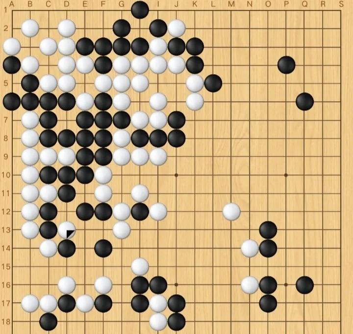你见过巅峰对决里，一方完全跟不上节奏的样子吗？棋仙战首局，申真谞执白，中盘屠了