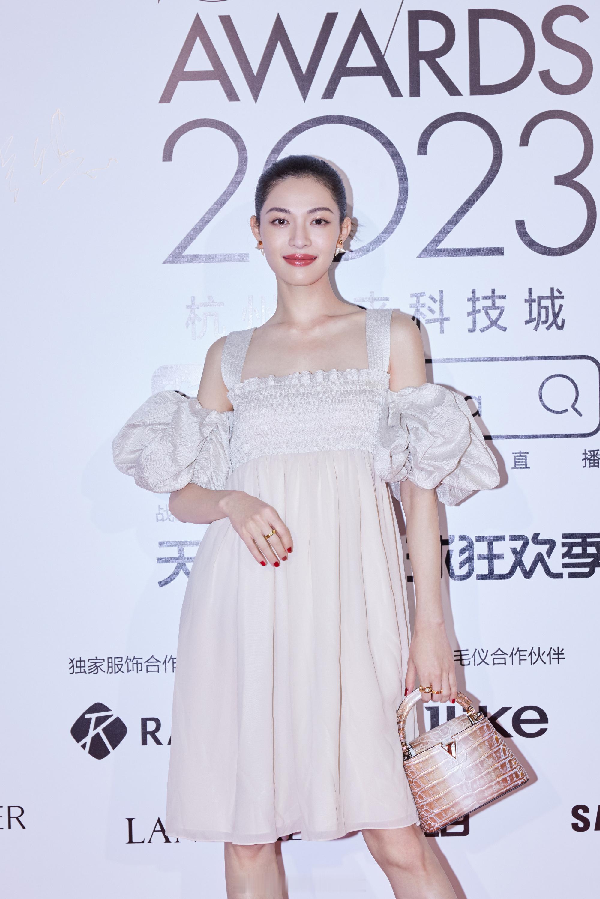 钟楚曦泡泡袖连衣裙红毯造型大赏