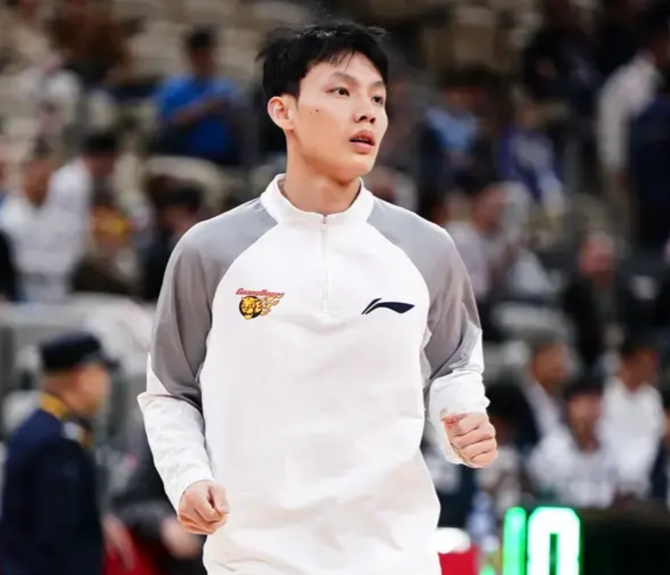 徐杰在获得全明星MVP后3场比赛2场得分挂0，总共仅得4分3月15日消息，C