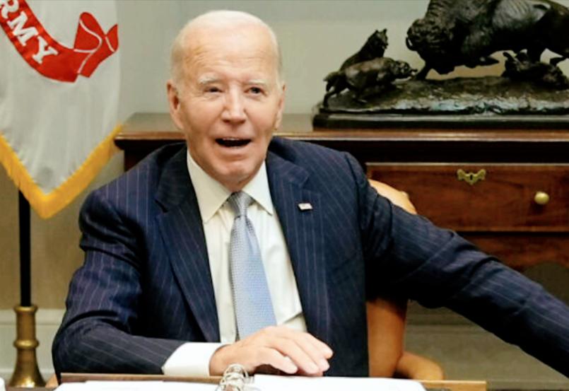 美国政坛上演最现实一幕，前总统拜登刚卸任没多久，曾经跟着他混的手下居然集体翻脸不