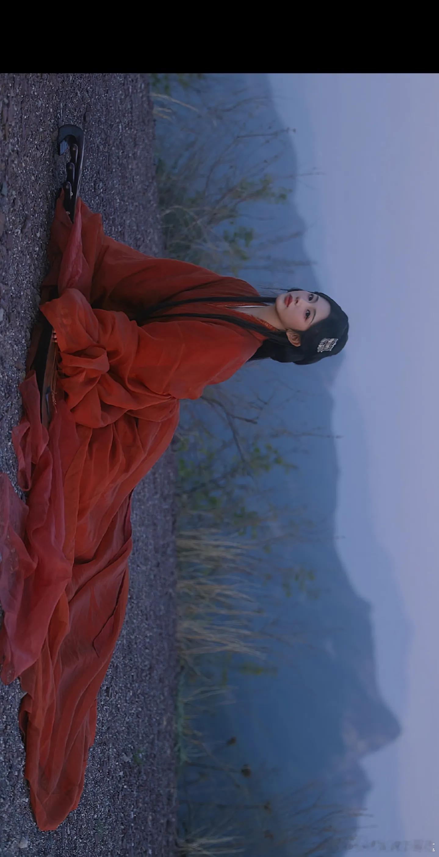 孔雪儿古装仪态一直觉得孔雪儿应该多拍古装剧，她的古装仪态真的是刻在骨子里的，尤其