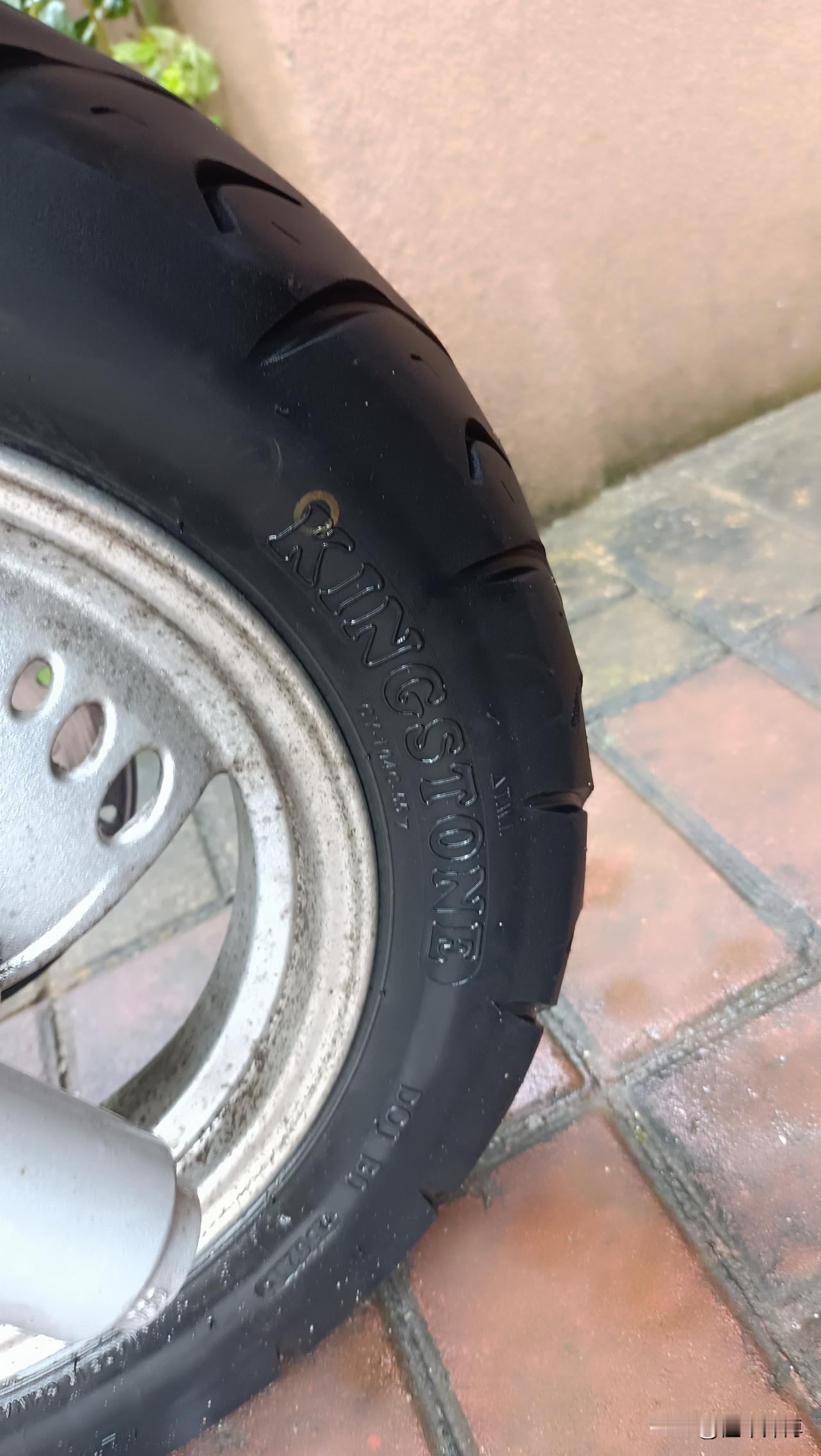 骑摩托车需要身什么证件？