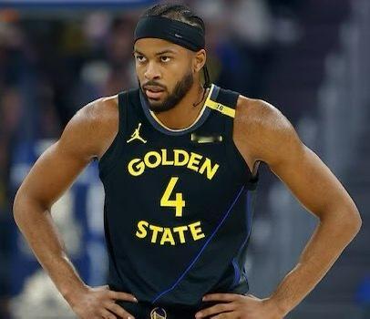 据报道，勇士在交易期愿意把穆迪摆上货架，以换取一名更强的侧翼球员。此前一直反对交