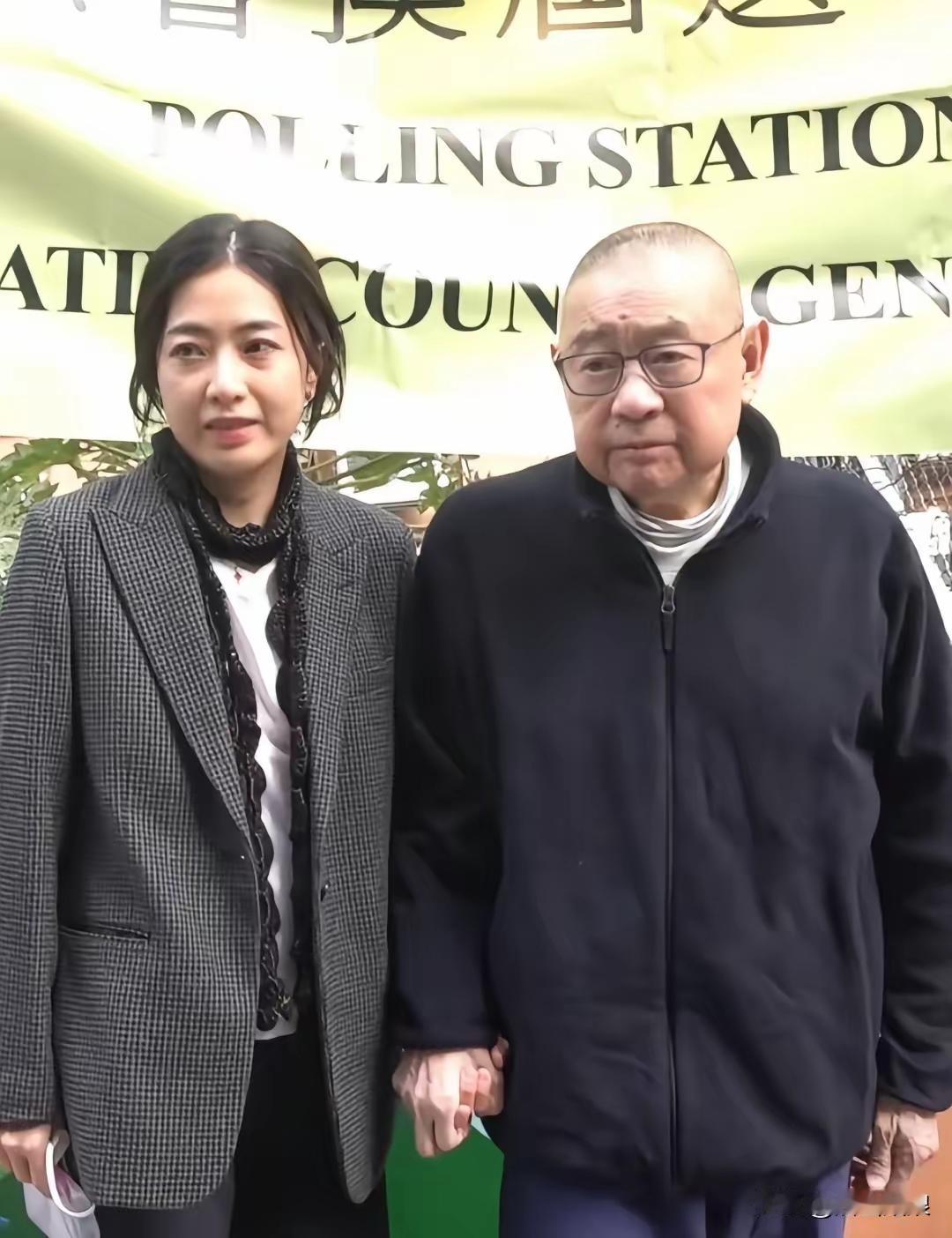 就拿梁朝伟来说，曾经的顶级帅哥，华语影坛的传奇人物，现在也变成小老头了，真是岁月