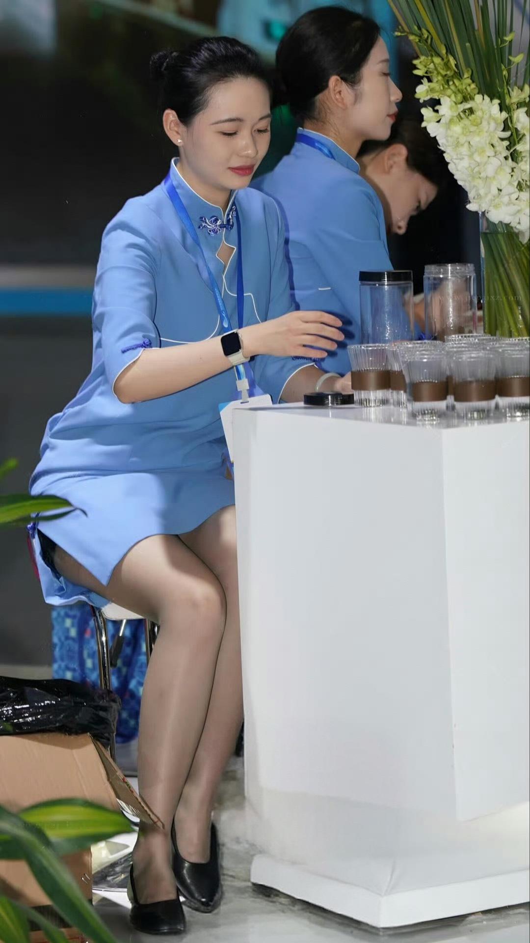 博览会上的礼仪小姐姐