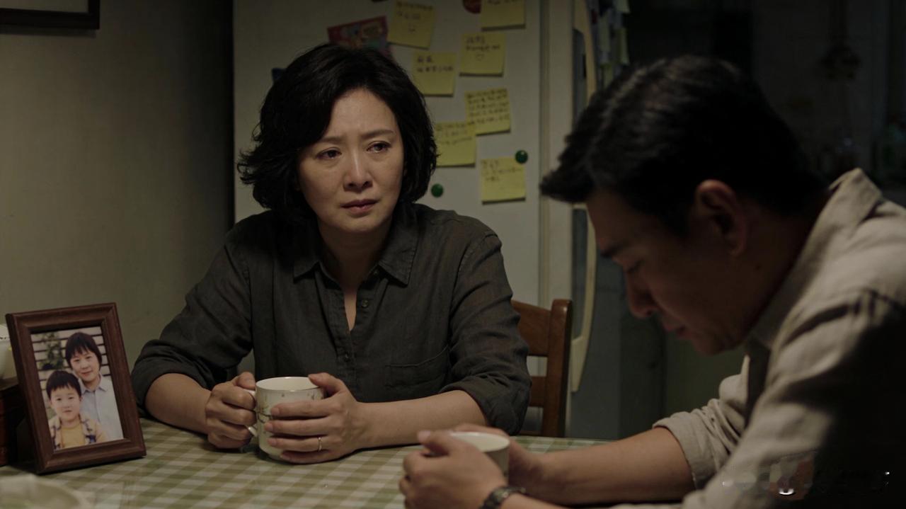 我和孩子爸离婚七年了，孩子爷爷一直撮合我们复婚。我提了条件，要十万彩礼再加一辆车