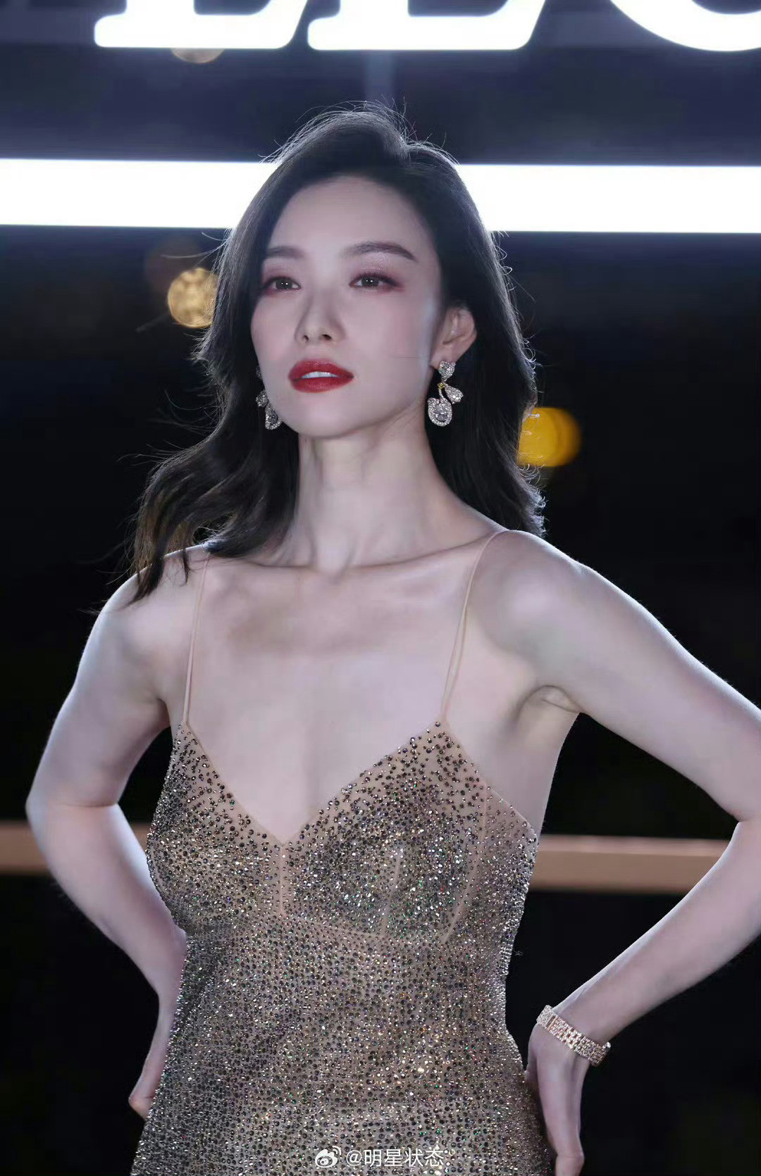 倪妮身材好大方啊​​​