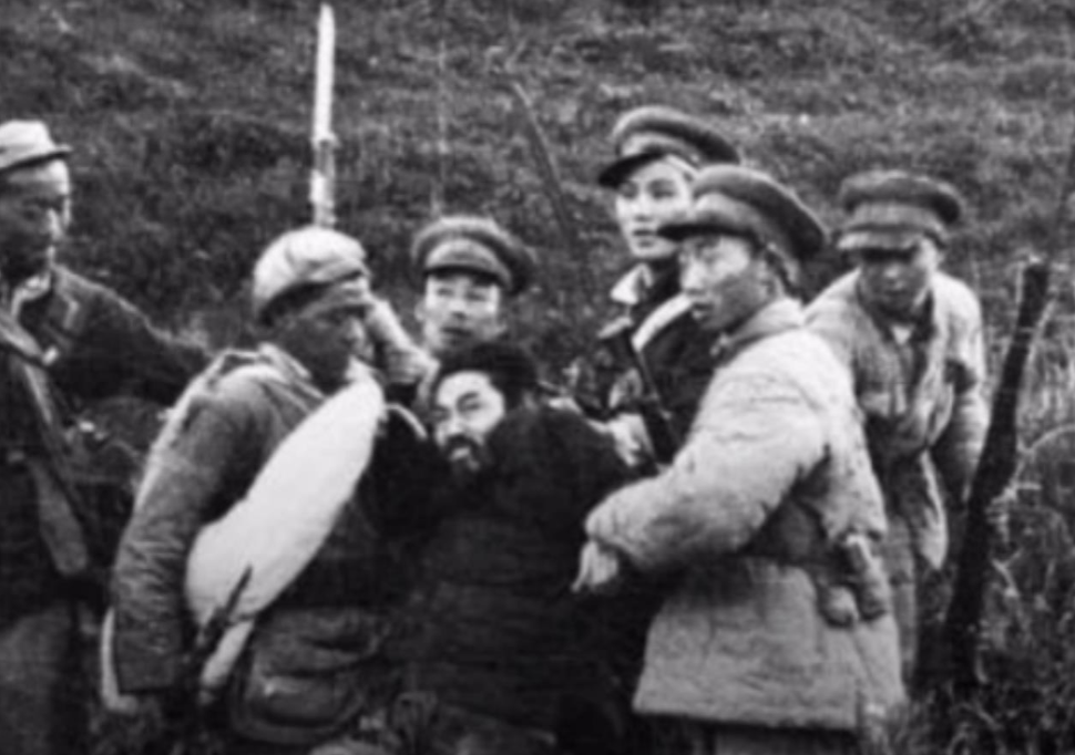 1949年4月，我军一举解放太原城，歼灭了守敌第30军。上级首长下令：“敌30军