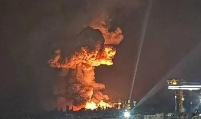 泽连斯基很兴奋，乌军远程导弹“海王星”大发神威，俄罗斯重要目标被击中。14日