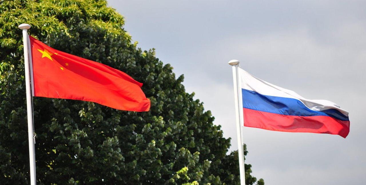 美国这次真的慌了！看到中俄签署了联合声明，而且内容非常直接，美国高官就表示，中俄
