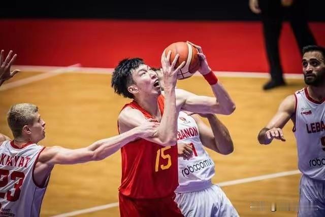 目前CBA这四强内线绝对实力应排序1周琦正是当打之年，身高2.16米（净身高
