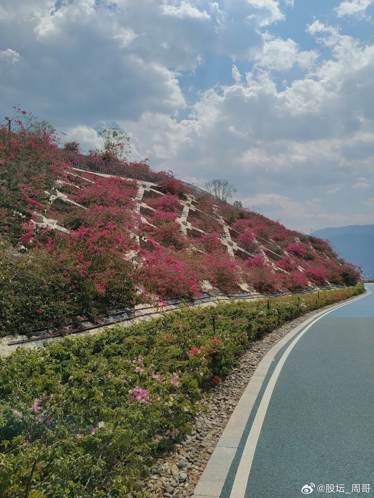 ✔题材方面——❏𝟭商业航天/太空算力：中美商业航天竞赛：中科宇航IPO获受理