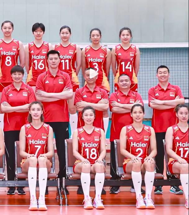 官宣，中国女排20人最新定妆照出炉。5月18日上午10点，中国排协官博公布了最
