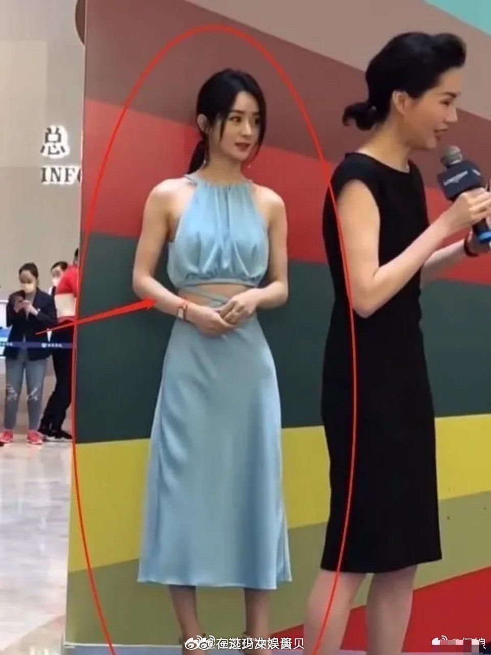 赵丽颖好像因为是腿的原因所以一般穿长裙，好像是不怎么穿短裙了……