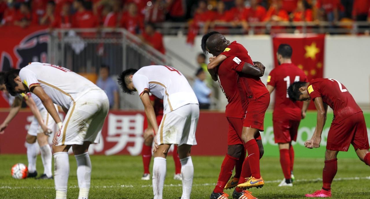 国足迎来关键卡位战，输了吧，掉到世界100名开外，推倒重来！6月10日，19点