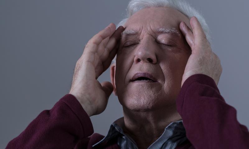 别等血管堵死才后悔！脑梗前这6大信号千万别忽视血管堵塞之后，每过一分钟，大脑