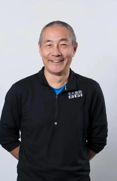 华大基因总裁汪健说，创办华大基因，两个原因，一是吃饱了撑的，本来在美国衣食无忧，