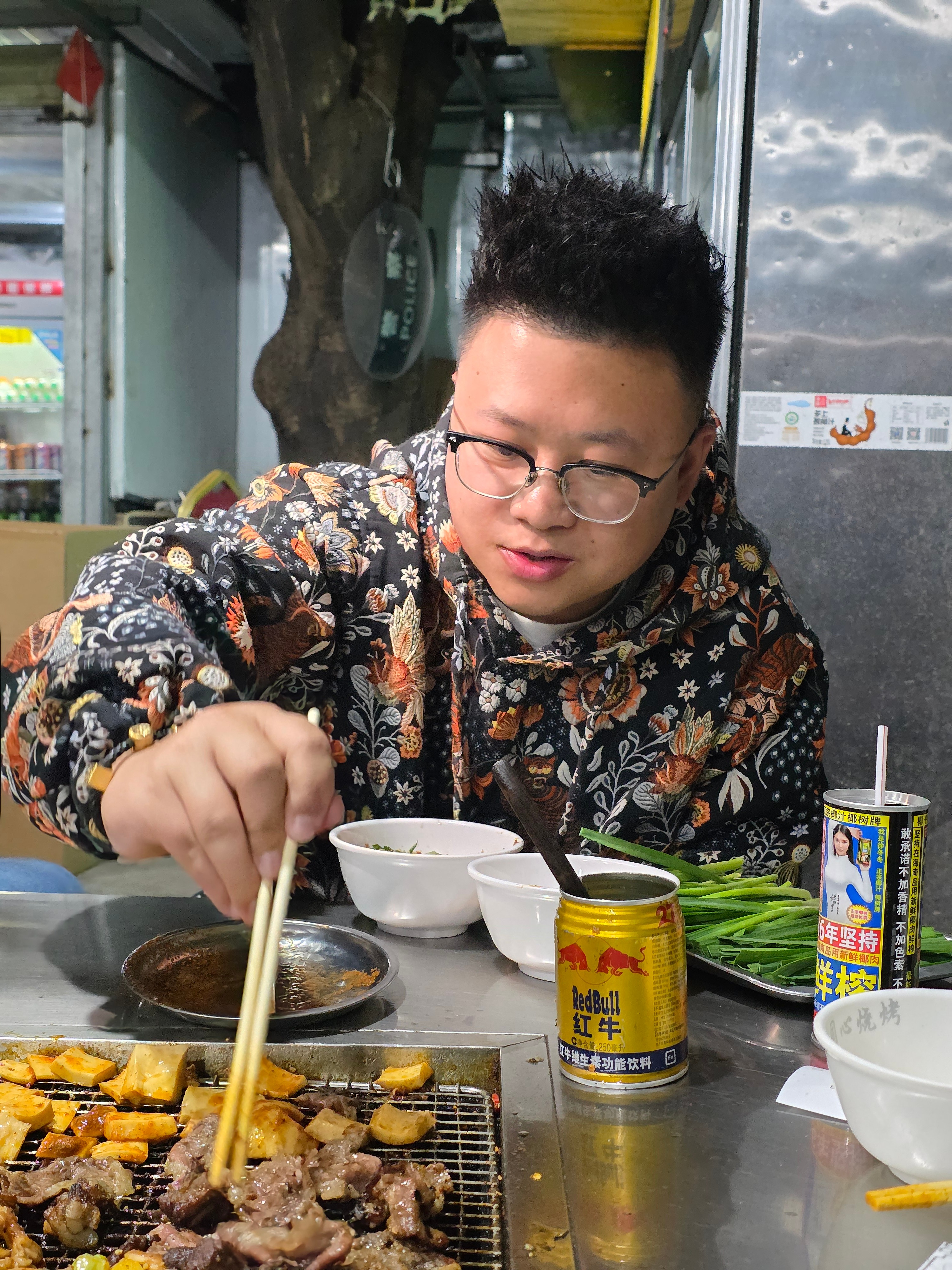 感谢云南王，风花雪月、烧烤都安排上了！​​​