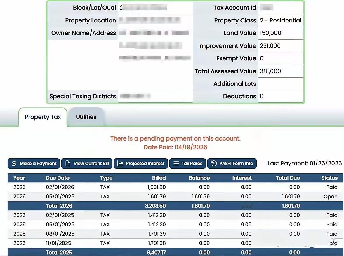 美国房产税贵还是咱们国家物业费！美国一套市场价大概50万美元的房子，政府评估价是