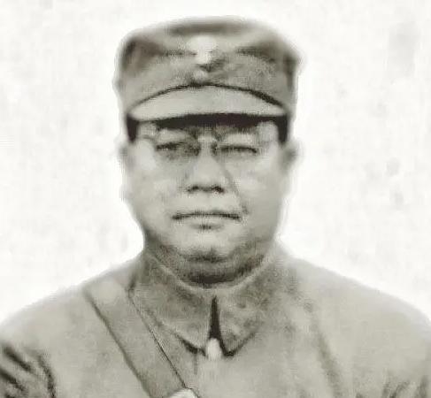 1938年，桂军189师长俘虏了两名日军。看着日军矮小的身材，师长灵机一动，想到