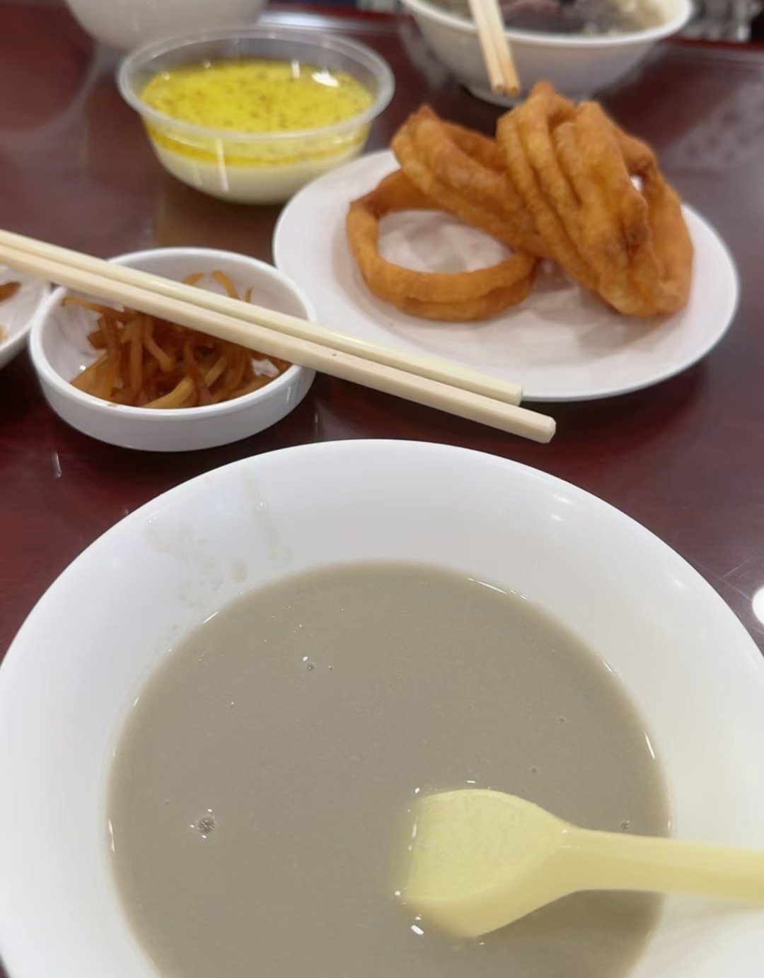路过一家没吃过的早餐店尝试了下味道感觉还可以吃完又是打工人的一天