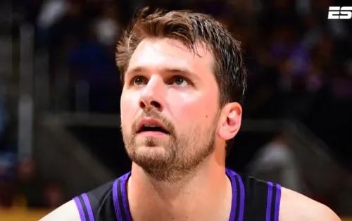 Shams：东契奇前往欧洲接受专门治疗，以加快重返赛场速度04月06日讯，知名