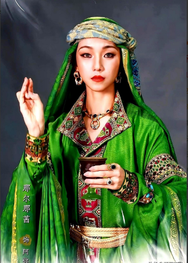 我说《长安的荔枝》怎么魔改了呢？原来是为了捧那尔那茜，给她加戏了。所以才