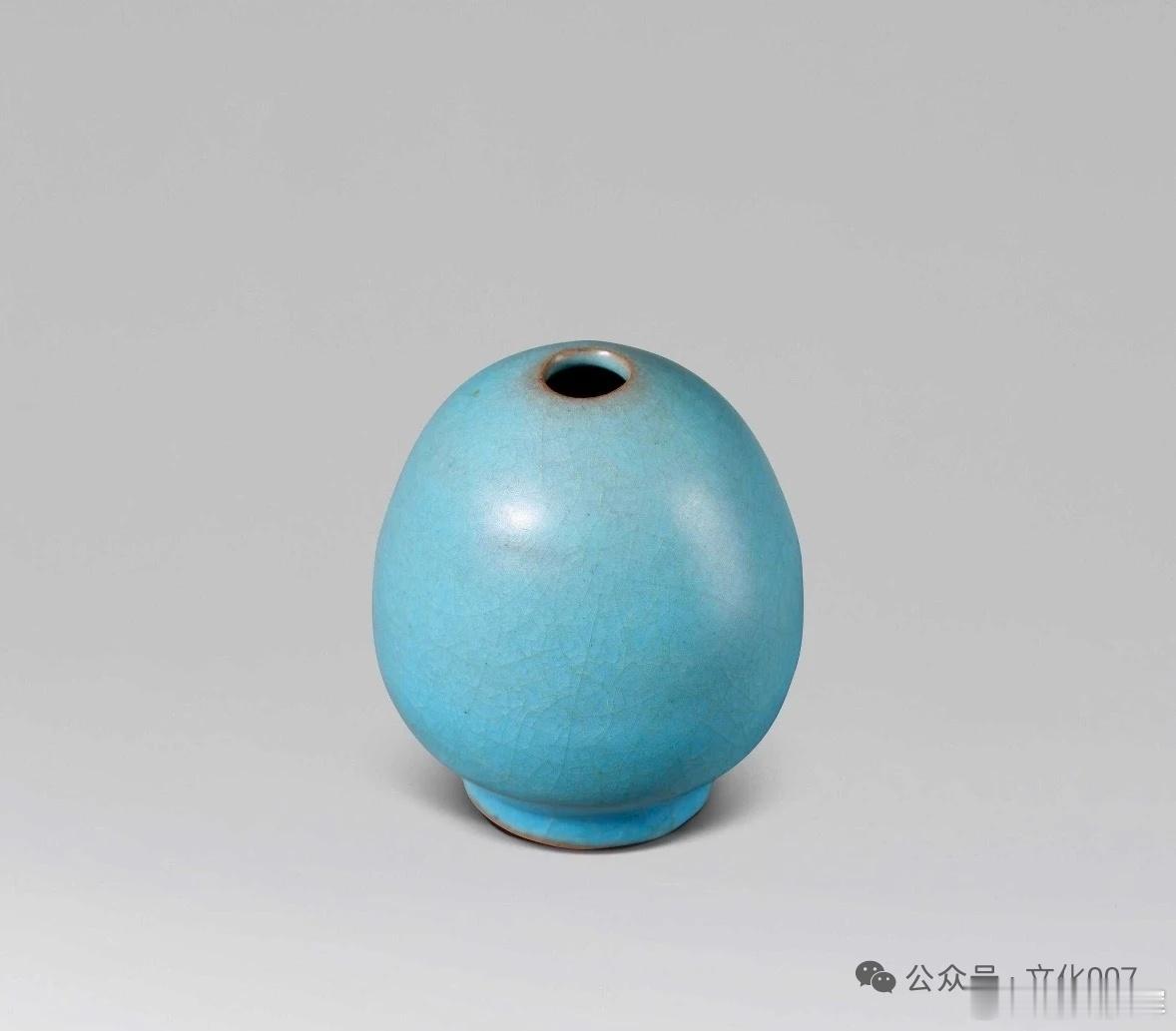 每周鉴赏收藏精品之汝窑天蓝釉鸡心形水盂鸡心型陶瓷是具有悠久历史和