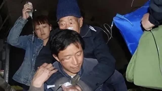 1996年，山西小伙考上卫校，却交不起3000元的学费，村民们知道了马上凑了30