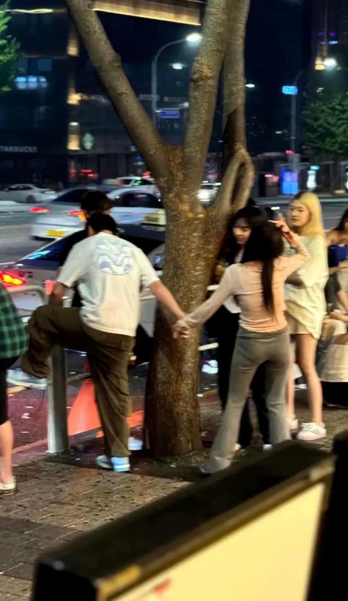 王思聪被偶遇在韩国蹦迪，网友发现被牵手的不是懒懒​​​