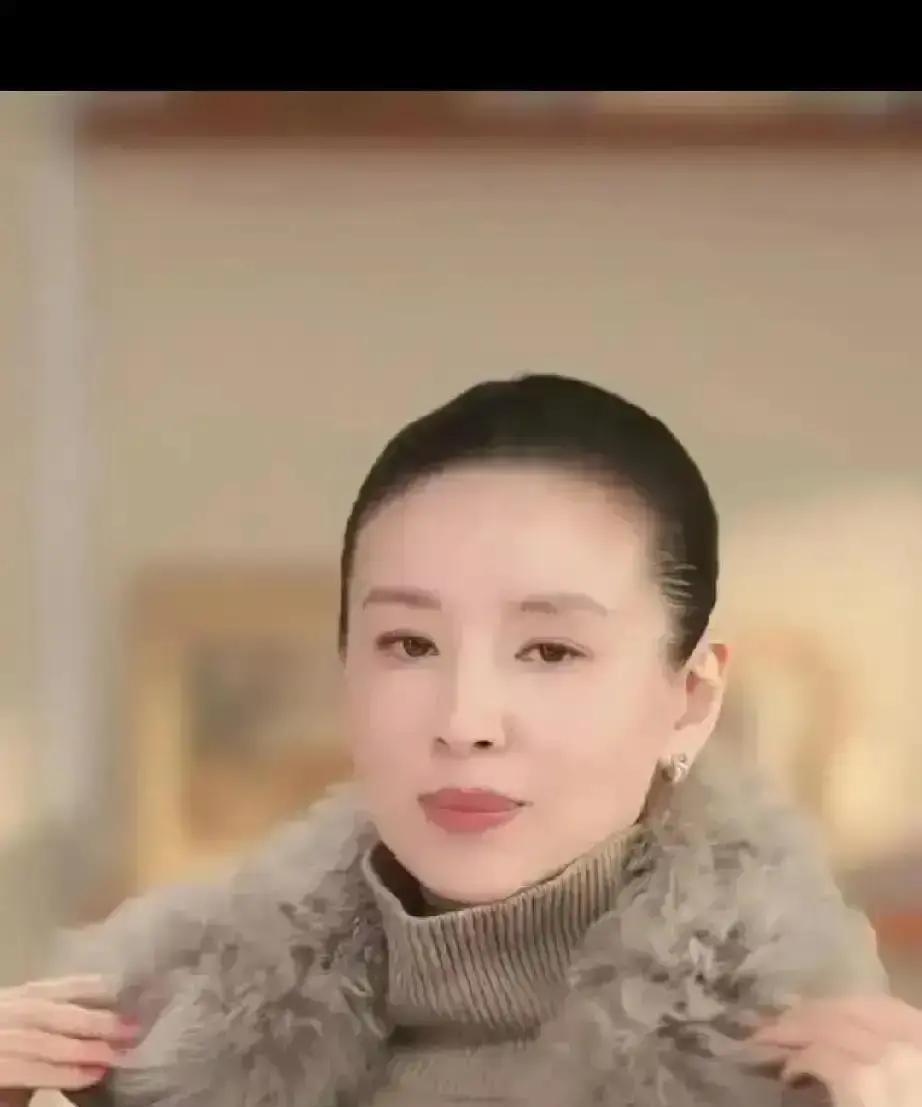 董洁一场直播，把OZLANA羽绒服卖爆了。谁能想到，469元的价格，10分钟就