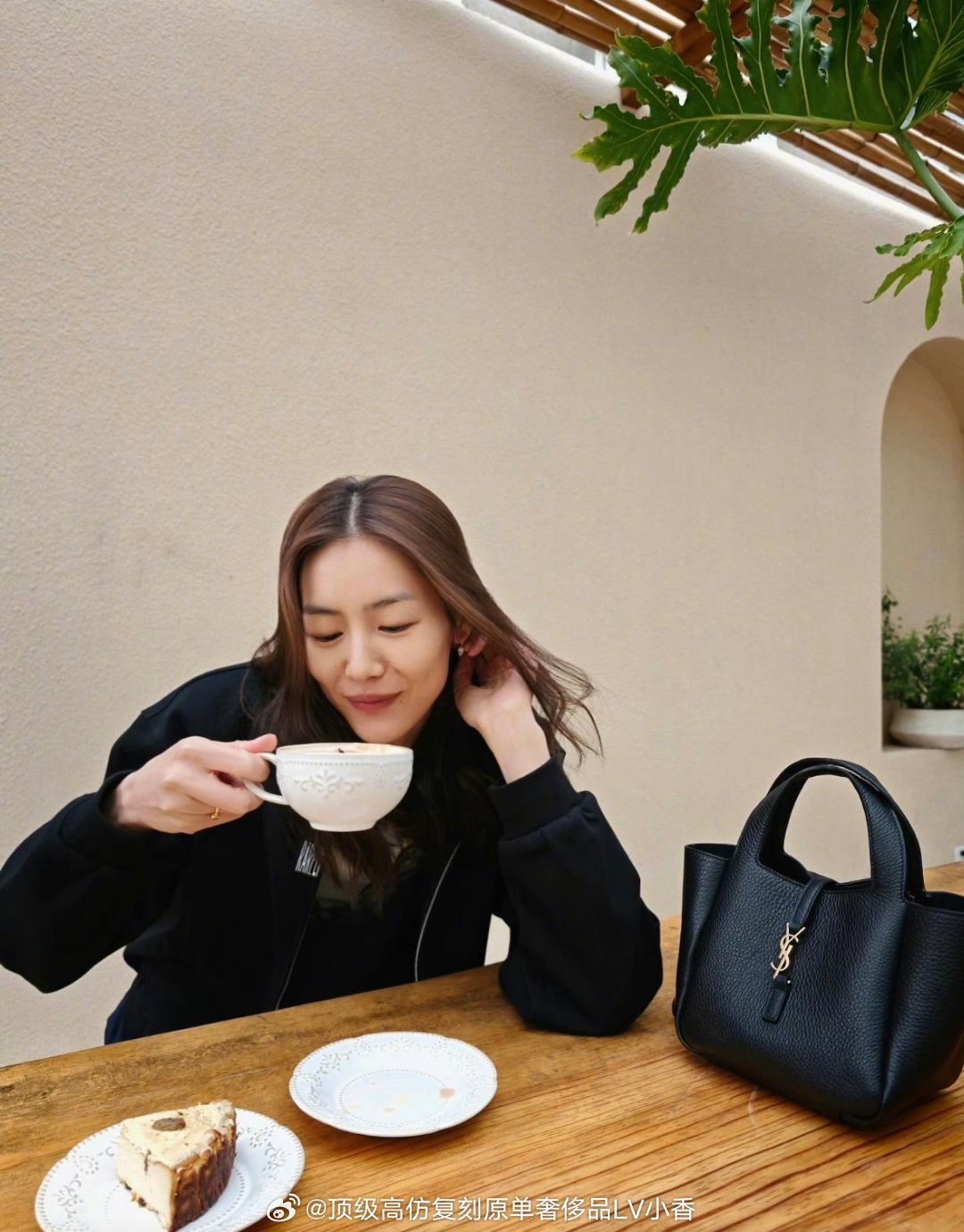 程潇、宋佳、刘雯、梁洁、代露娃明星同款🖤​