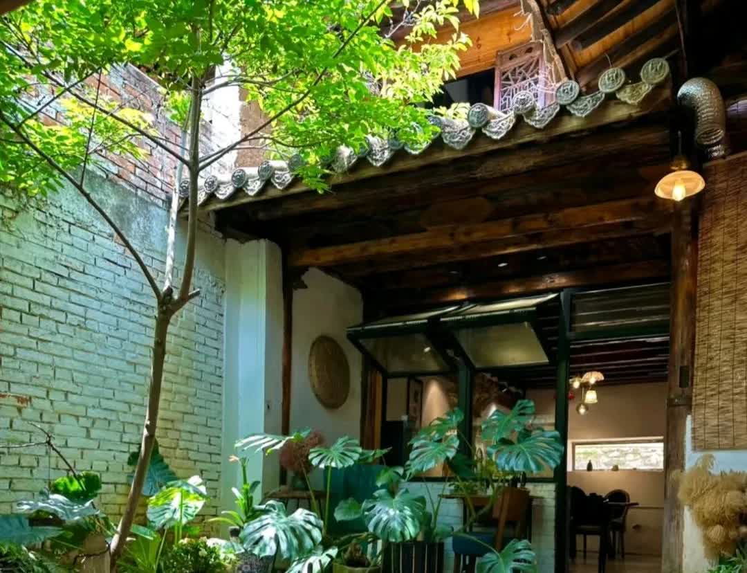 给你一个亿，你选哪个？1.张子枫2.赵今麦3.李庚希4.欧阳娜娜