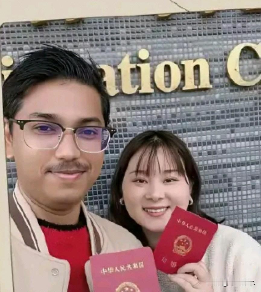 江浙姑娘嫁给印度IT工程师，起初双方家长都反对，可小两口却愿意一试。近年