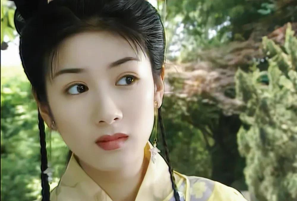 黄奕的女儿黄芊玲，长相真的是完美的遗传了她的爸爸，一丁点儿也没有像她的妈妈大美女