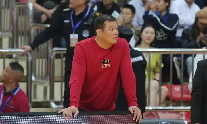 广厦首冠的幕后功臣，CBA第一球探！胡金秋、孙铭徽、朱俊龙这些台前的球员功不可