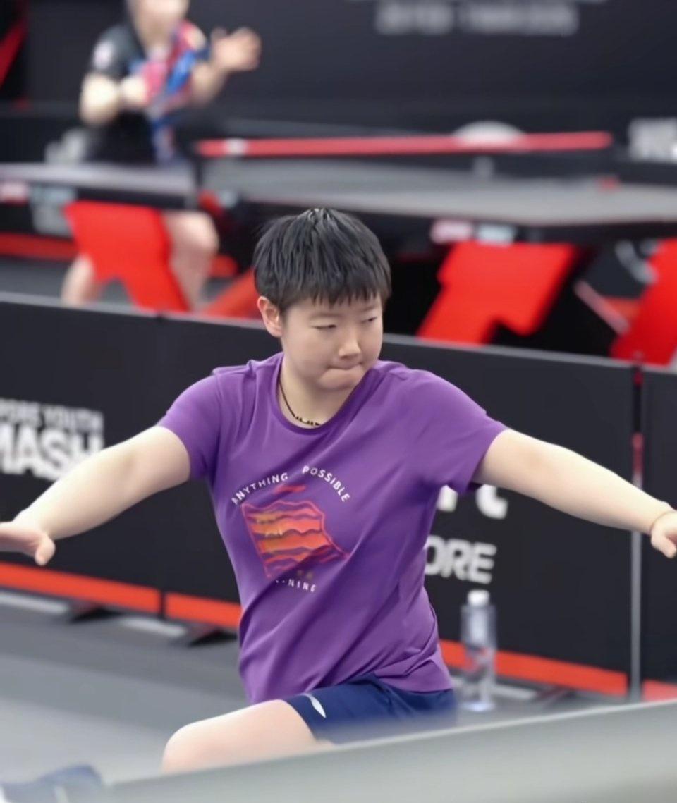 生活手记记录第468天，莎莎get体能训练新技能，稳如泰山！（ps：图片来源于网