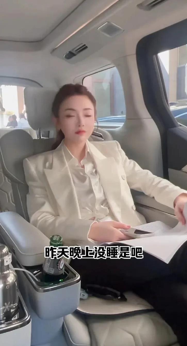 丁老五断定蛋蛋已离开辛选,跟雪大必有一战？里挑外撅的丁老五因为蛋蛋没有出现在师