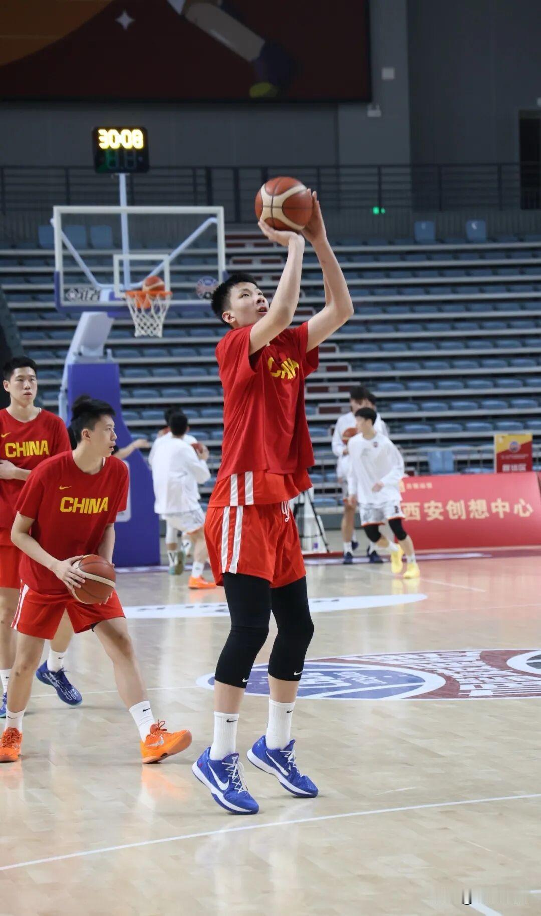 中国篮球输在起跑线：中国U18男篮56：63痛输日本，让我们看不到未来
