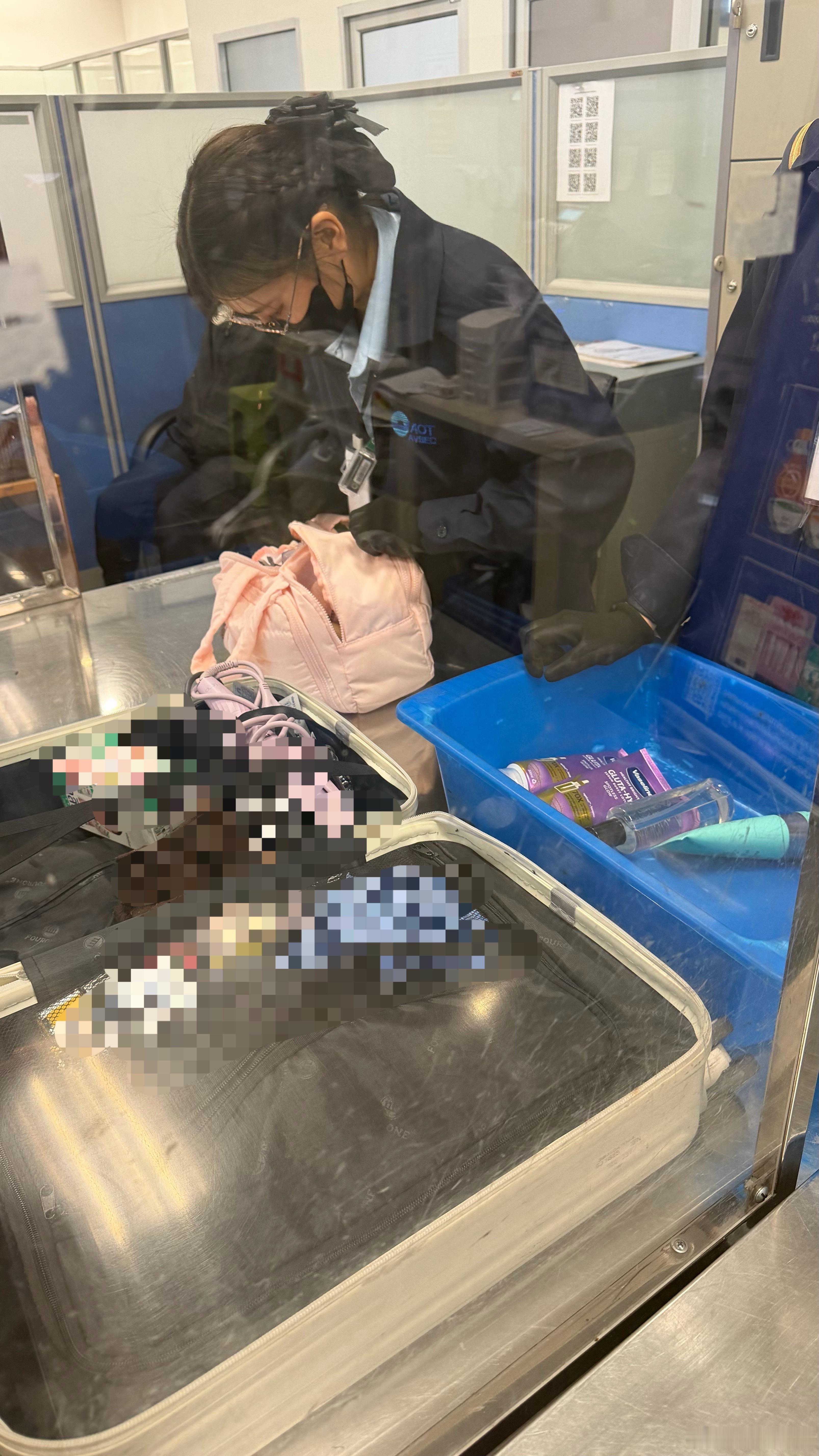 我真的心疼了在711才买的两瓶身体乳还有我最爱的一瓶tiffany身体乳和才