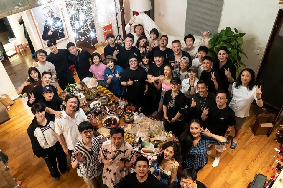 刘欢离世后，李行亮公开过的一份学员名单又被很多人翻了出来。一共86人，横跨