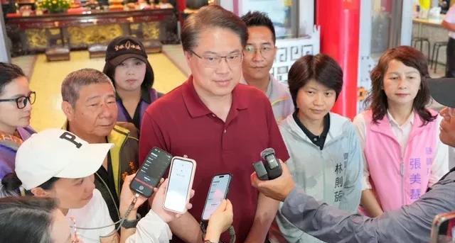 民进党秘书长林右昌今天再度前往花莲，对于罢免国民党团总召傅崐萁的选情，林右昌表示