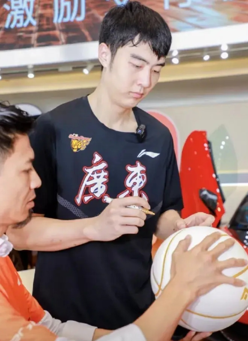 说实话！张明池最适合加盟的三支球队:1.广州龙狮队2.南京同曦队3.