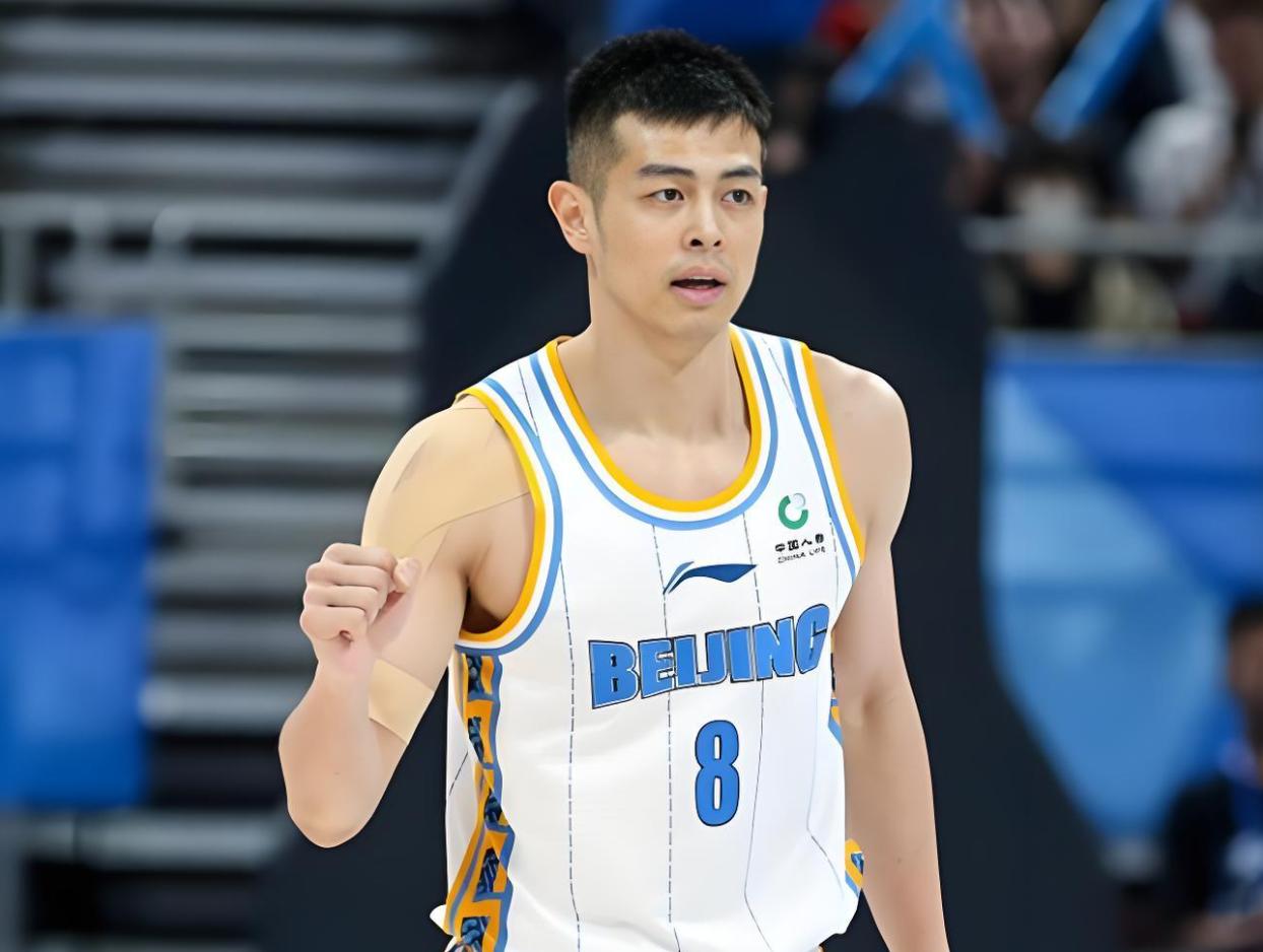 北京队输给广厦6分！揪出3大“废柴”，坑惨了球队。昨晚，CBA常规赛第八轮，北