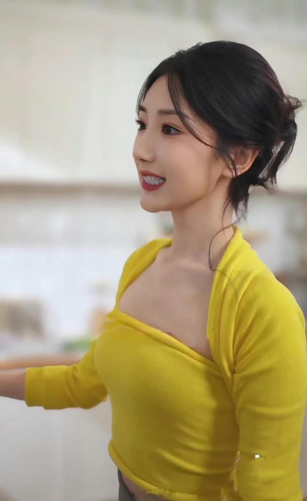 毛晓彤真有女人味啊[爱心]​​​